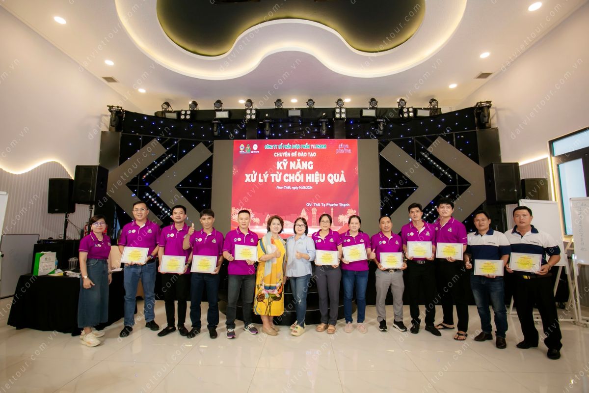 Tổ chức teambuilding doanh nghiệp kết hợp đào tạo